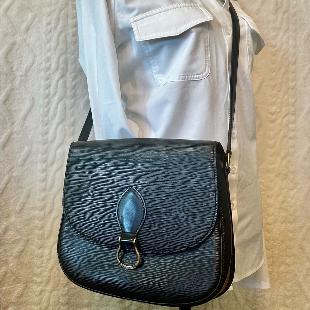 AUTHENTIC Louis VUITTON EPI SAINT CLOUD GM